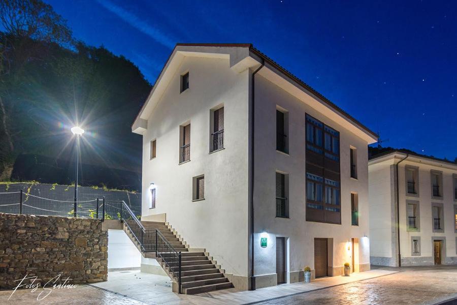 Apartamentos Buenavista Tineo Kültér fotó